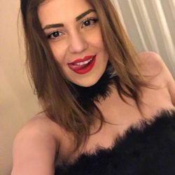 Erotik Escort Ayça Adını Bilmediğiniz Fantezileri Yapıyor